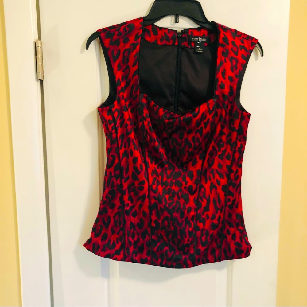 WHite House Black Market  Red & Black Top Cute!!!